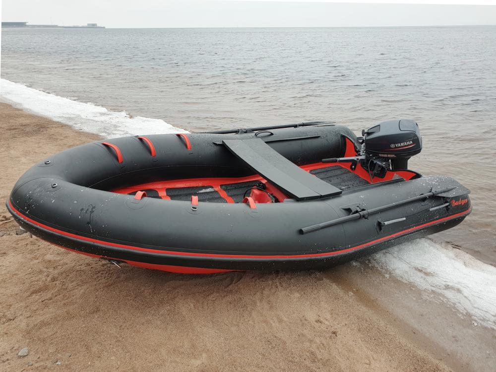 Лодка Badger ARL360 (Черный/красный)